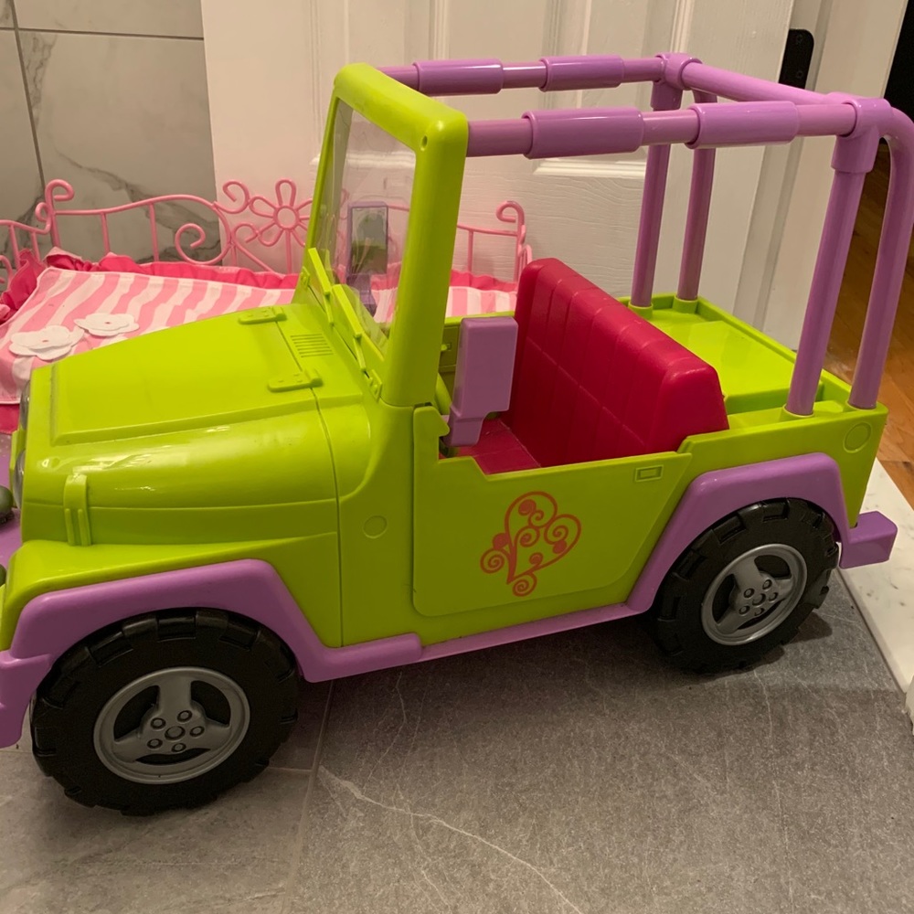 Jeep for dolls. Perfect condition.
